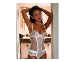 Melina – Belle Asiatique aux Courbes Séduisantes 36C @ Adagio