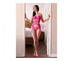 Cassie – Ravissante Petite Brune @ Adagio