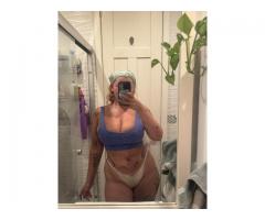 Belle petite chaude. Au +1 (438) 809-4463