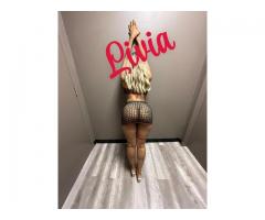 LIVIA, JE SUIS MOUILLÉE — VIENS CHOISIR ENTRE NOUS XXX
